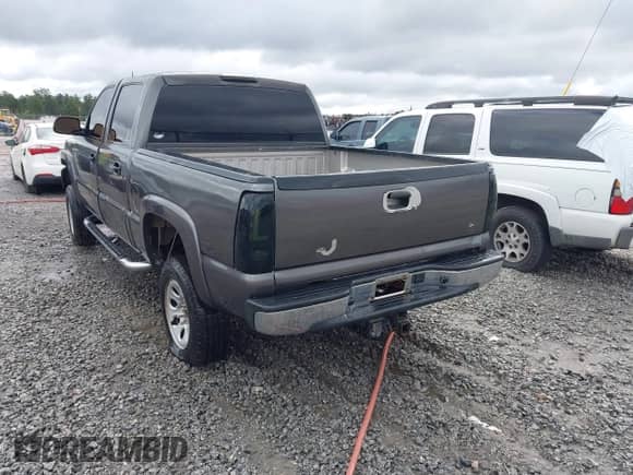 2005 GMC Sierra 1500 SLE с VIN 2GTEK13T851393981, выставлен на аукционе IAAI как лот 43417332 с пробегом 257 564 миль миль и . История ставок и продаж доступна на DreamBid. Изображение 3.