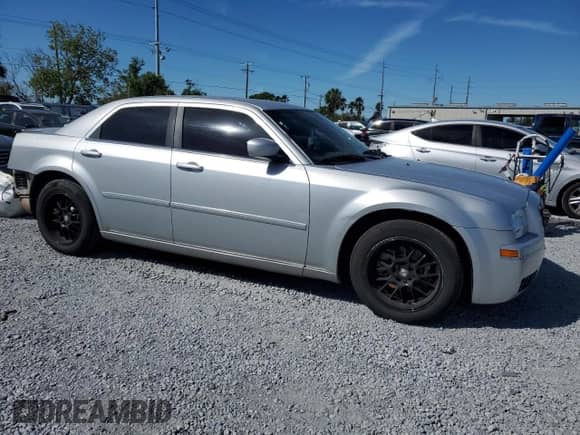 2007 Chrysler 300 Limited с VIN 2C3KA53G97H658292, выставлен на аукционе Copart как лот 50033315 с пробегом 176 230 миль миль и Списание • Salvage title. История ставок и продаж доступна на DreamBid. Изображение 4.
