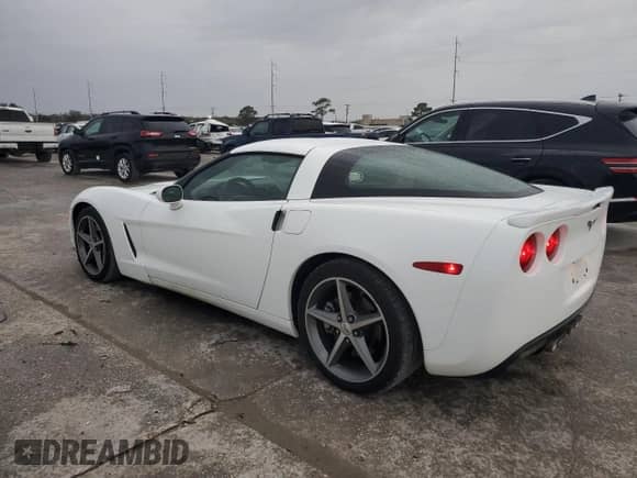 2012 Chevrolet Corvette 3LT с VIN 1G1YG2DW3C5100473, выставлен на аукционе Copart как лот 88649045 с пробегом 62 357 миль миль и Списание • Salvage title. История ставок и продаж доступна на DreamBid. Изображение 2.