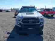 2019 Toyota Tacoma SR z VIN 5TFCZ5AN8KX193437, wystawiony jako IAAI lot #43278180 z przebiegiem 70 048 mil mil oraz . Historia ofert i sprzedaży dostępna na DreamBid. Obrazek 13.
