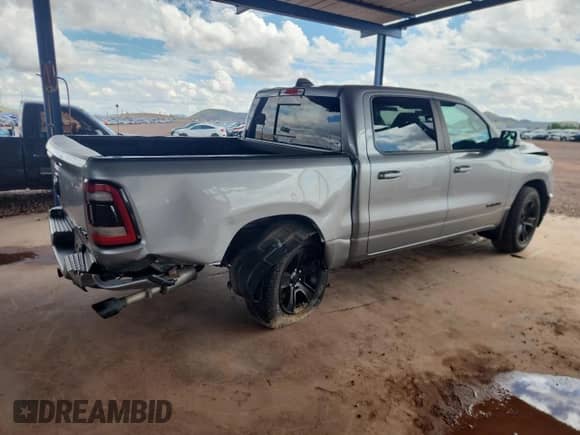 2020 Ram 1500 Big Horn z VIN 1C6SRFFT7LN382710, wystawiony jako Copart lot #86728395 z przebiegiem 57 654 mil mil oraz Szkoda całkowita • Salvage title. Historia ofert i sprzedaży dostępna na DreamBid. Obrazek 3.