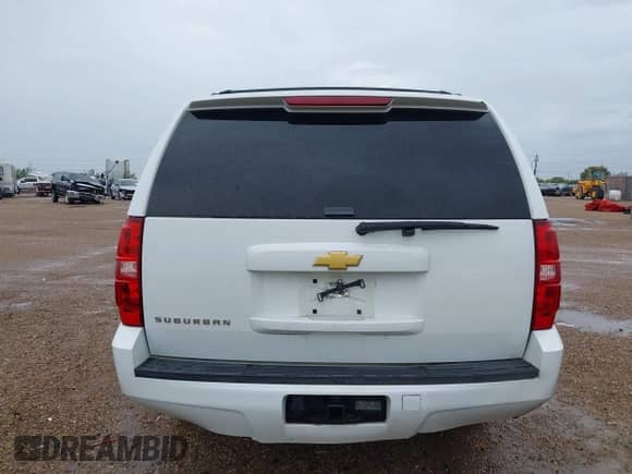 2013 Chevrolet Suburban LS с VIN 1GNSCHE08DR205825, выставлен на аукционе IAAI как лот 42594481 с пробегом 243 533 миль миль и . История ставок и продаж доступна на DreamBid. Изображение 16.