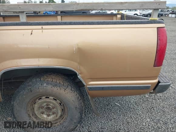 1994 Chevrolet Silverado 2500 с VIN 1GCFK24K5RZ200327, выставлен на аукционе IAAI как лот 43420336 с пробегом 177 888 миль миль и . История ставок и продаж доступна на DreamBid. Изображение 6.