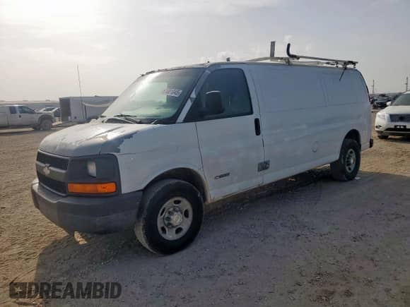 2005 Chevrolet Express Cargo с VIN 1GCGG29V851114768, выставлен на аукционе Copart как лот 61681045 с пробегом 218 087 миль миль и Списание • Salvage title. История ставок и продаж доступна на DreamBid. Изображение 1.