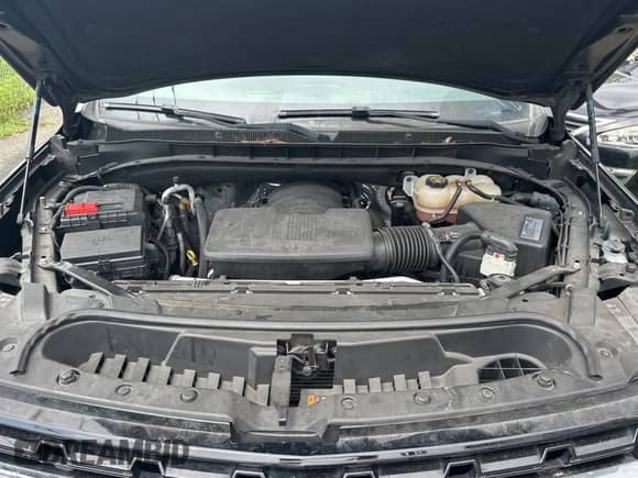 2021 Chevrolet Suburban LS with VIN 1GNSCBKD9MR480205, listed as a Copart auction lot 59422385 with 142,332 mi miles and Salvage title. Bid and sale history available at DreamBid. Image 7.