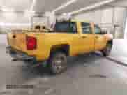 2015 Chevrolet Silverado 2500HD Work Truck z VIN 1GC1KUEG7FF622225, wystawiony jako IAAI lot #42516923 z przebiegiem 71 555 mil mil oraz . Historia ofert i sprzedaży dostępna na DreamBid. Obrazek 4.