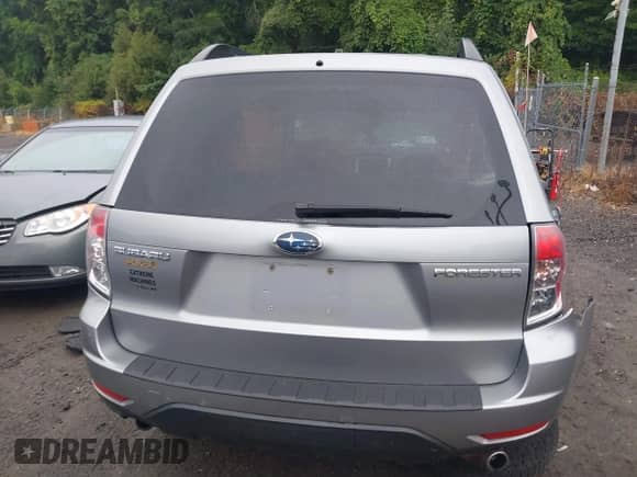 2009 Subaru Forester X with VIN JF2SH63659H759425, listed as a IAAI auction lot 39921368 with 216,092 mi miles and . Bid and sale history available at DreamBid. Image 16.