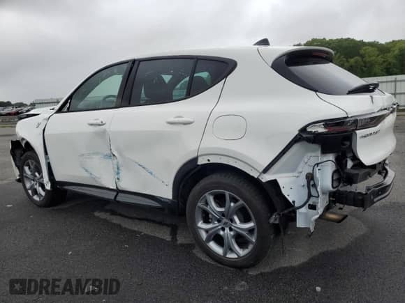2024 Dodge Hornet R/T with VIN ZACPDFCW8R3A30724, listed as a Copart auction lot 58818905 with 28,190 mi miles and Salvage title. Bid and sale history available at DreamBid. Image 2.