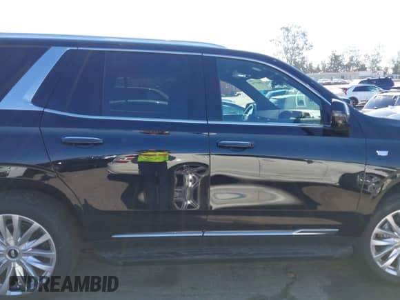 2025 Cadillac Escalade with VIN 1GYS9ARL5SR227081, listed as a IAAI auction lot 42883706 with 4,014 mi miles and . Bid and sale history available at DreamBid. Image 13.