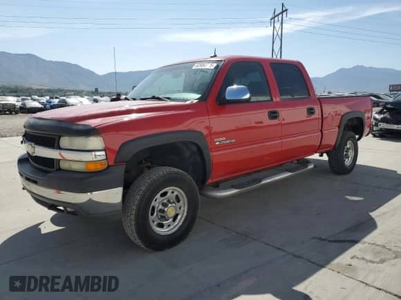 2002 Chevrolet Silverado 2500HD LS z VIN 1GCHK23102F240257, wystawiony jako Copart lot #62684725 z przebiegiem 277 976 mil mil oraz Czysty tytuł • Clean title. Historia ofert i sprzedaży dostępna na DreamBid. Obrazek 1.