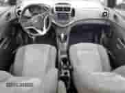 2019 Chevrolet Sonic LT с VIN 1G1JG6SB6K4139054, выставлен на аукционе Copart как лот 63051545 с пробегом 114 842 миль миль и Списание • Salvage title. История ставок и продаж доступна на DreamBid. Изображение 8.