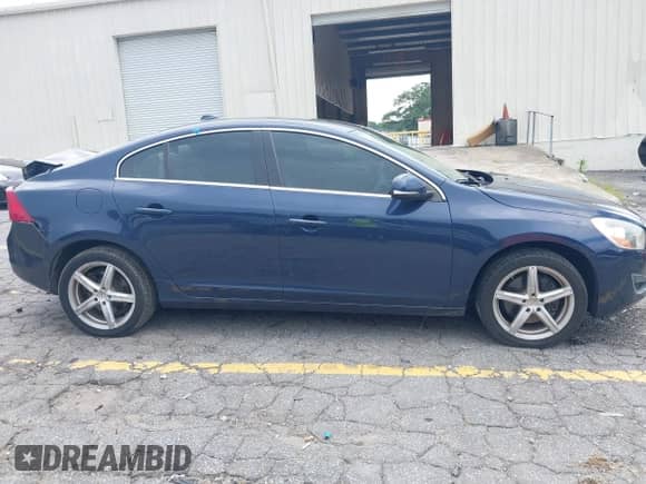 2012 Volvo S60 T5 с VIN YV1622FS9C2025121, выставлен на аукционе IAAI как лот 43027092 с пробегом 197 230 миль миль и . История ставок и продаж доступна на DreamBid. Изображение 13.