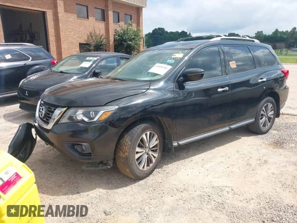 2017 Nissan Pathfinder S z VIN 5N1DR2MN8HC628936, wystawiony jako IAAI lot #43059201 z przebiegiem 156 272 mil mil oraz . Historia ofert i sprzedaży dostępna na DreamBid. Obrazek 2.