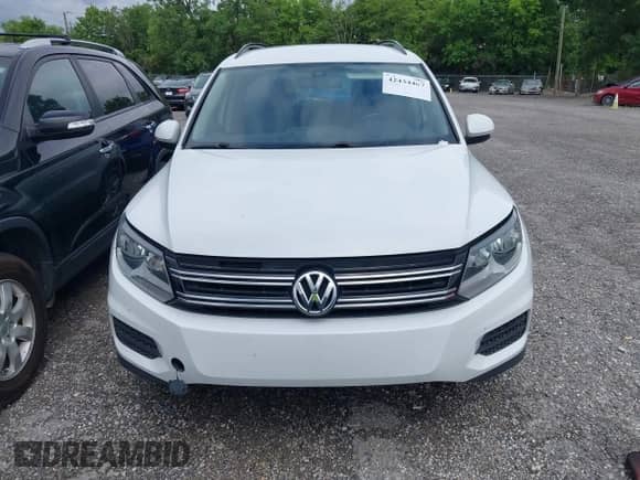 2017 Volkswagen Tiguan S с VIN WVGAV7AXXHW508104, выставлен на аукционе IAAI как лот 42434407 с пробегом 101 058 миль миль и . История ставок и продаж доступна на DreamBid. Изображение 12.