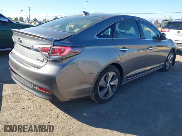 2017 Hyundai Sonata Limited с VIN KMHE54L28HA063330, выставлен на аукционе IAAI как лот 43429142 с пробегом 90 284 миль миль и . История ставок и продаж доступна на DreamBid. Изображение 4.