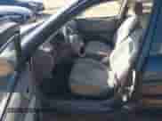 1998 Chevrolet Prizm Lsi z VIN 1Y1SK5281WZ425892, wystawiony jako IAAI lot #42250732 z przebiegiem Nie podano mil oraz . Historia ofert i sprzedaży dostępna na DreamBid. Obrazek 5.