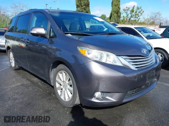 2013 Toyota Sienna XLE with VIN 5TDDK3DCXDS059061, listed as a IAAI auction lot 41777329 with 142,889 mi miles and . Bid and sale history available at DreamBid. Image 1.