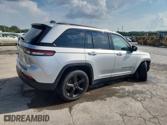 2023 Jeep Grand Cherokee Altitude with VIN 1C4RJHAG3PC661867, listed as a Copart auction lot 66457085 with 26,838 mi miles and Salvage title. Bid and sale history available at DreamBid. Image 3.