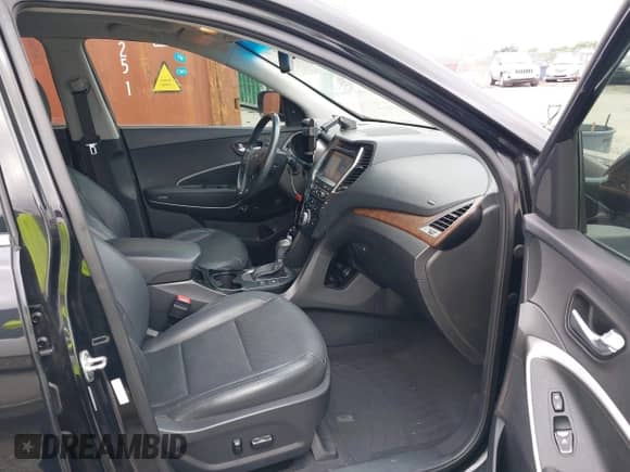 2018 Hyundai Santa Fe Ultimate с VIN 5XYZW4LA6JG550381, выставлен на аукционе IAAI как лот 42558917 с пробегом 60 035 миль миль и . История ставок и продаж доступна на DreamBid. Изображение 5.