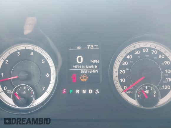 2014 Ram 1500 Express z VIN 1C6RR7KTXES241628, wystawiony jako IAAI lot #42769472 z przebiegiem 169 784 mil mil oraz . Historia ofert i sprzedaży dostępna na DreamBid. Obrazek 7.