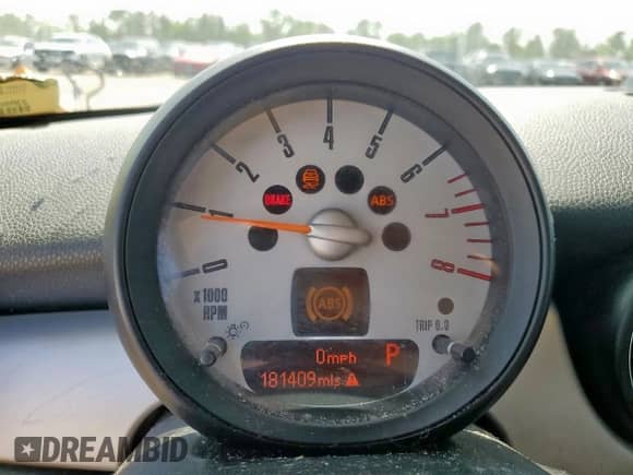 2013 MINI Hardtop with VIN WMWSU3C58DT545063, listed as a Copart auction lot 60708365 with 181,409 mi miles and Clean title. Bid and sale history available at DreamBid. Image 9.