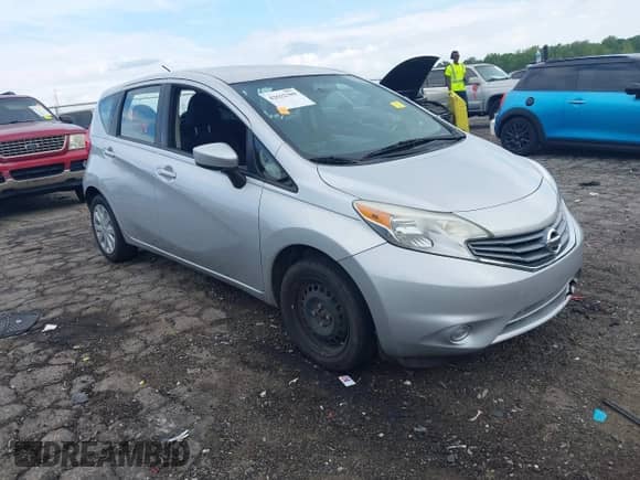 2015 Nissan Note SV z VIN 3N1CE2CP4FL382051, wystawiony jako IAAI lot #42622309 z przebiegiem 160 040 mil mil oraz . Historia ofert i sprzedaży dostępna na DreamBid. Obrazek 1.