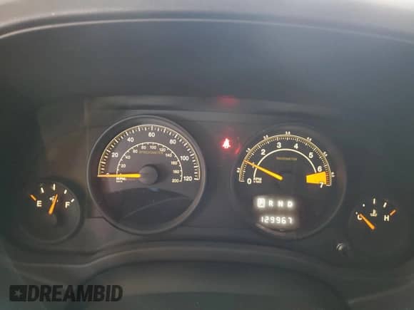 2014 Jeep Compass Sport z VIN 1C4NJCBB1ED624215, wystawiony jako Copart lot #66467835 z przebiegiem 129 967 mil mil oraz Szkoda całkowita • Salvage title. Historia ofert i sprzedaży dostępna na DreamBid. Obrazek 9.