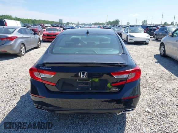 2018 Honda Accord Sport with VIN 1HGCV1E31JA003705, listed as a IAAI auction lot 42281388 with 105,000 mi miles and . Bid and sale history available at DreamBid. Image 17.