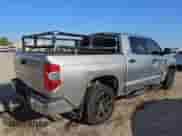 2019 Toyota Tundra SR5 z VIN 5TFDW5F1XKX856218, wystawiony jako Copart lot #86442695 z przebiegiem 65 348 mil mil oraz Czysty tytuł • Clean title. Historia ofert i sprzedaży dostępna na DreamBid. Obrazek 3.