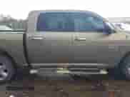 2013 Ram 1500 Outdoorsman z VIN 1C6RR6LT3DS581405, wystawiony jako IAAI lot #42484530 z przebiegiem Nie podano mil oraz . Historia ofert i sprzedaży dostępna na DreamBid. Obrazek 13.