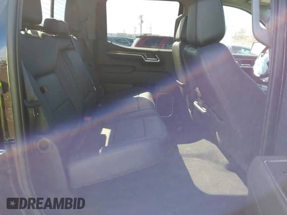 2022 Chevrolet Silverado 1500 RST z VIN 3GCUDEET1NG534651, wystawiony jako IAAI lot #41698902 z przebiegiem 44 823 mil mil oraz . Historia ofert i sprzedaży dostępna na DreamBid. Obrazek 8.
