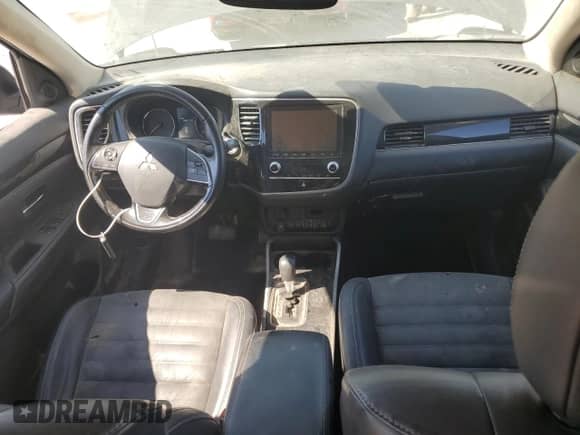 2020 Mitsubishi Outlander SE с VIN JA4AD3A38LZ039044, выставлен на аукционе Copart как лот 70937555 с пробегом 171 075 миль миль и Списание • Salvage title. История ставок и продаж доступна на DreamBid. Изображение 8.