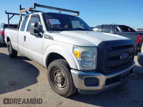 2013 Ford F-250 XL z VIN 1FT7X2A66DEB77864, wystawiony jako IAAI lot #41464637 z przebiegiem 289 428 mil mil oraz . Historia ofert i sprzedaży dostępna na DreamBid. Obrazek 1.