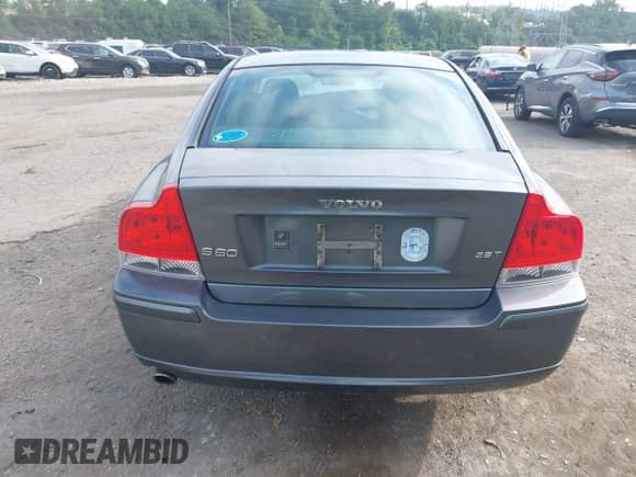 2007 Volvo S60 2.5L Turbo с VIN YV1RS592072616597, выставлен на аукционе IAAI как лот 42969619 с пробегом 140 919 миль миль и . История ставок и продаж доступна на DreamBid. Изображение 17.