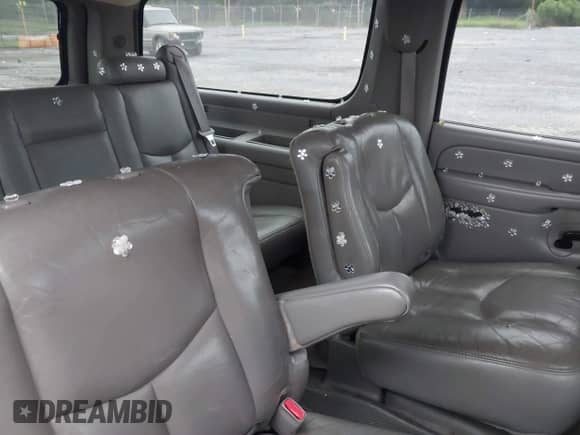 2004 Chevrolet Suburban LT с VIN 1GNEC16Z04J153140, выставлен на аукционе IAAI как лот 42945640 с пробегом 219 329 миль миль и . История ставок и продаж доступна на DreamBid. Изображение 8.