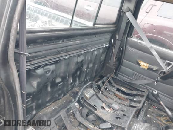 1996 Nissan Frontier XE с VIN 1N6SD11SXTC351243, выставлен на аукционе IAAI как лот 42422568 с пробегом 265 304 миль миль и . История ставок и продаж доступна на DreamBid. Изображение 8.
