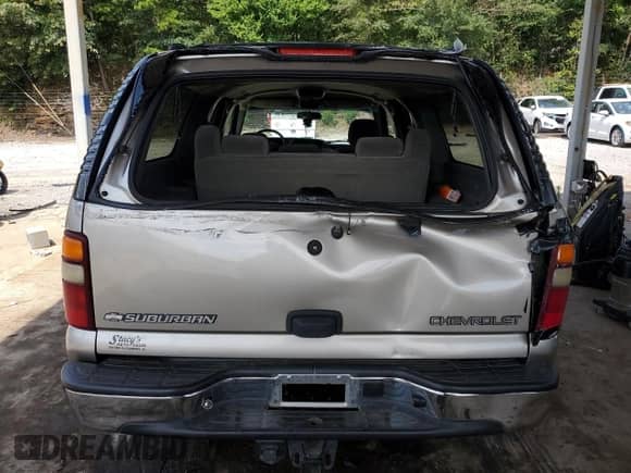 2003 Chevrolet Suburban LS с VIN 3GNEC16Z13G102973, выставлен на аукционе Copart как лот 65545555 с пробегом 327 258 миль миль и Списание • Salvage title. История ставок и продаж доступна на DreamBid. Изображение 6.