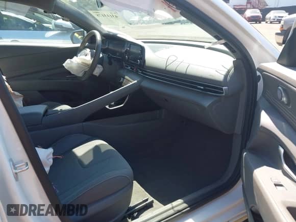 2022 Hyundai Elantra SEL with VIN 5NPLS4AG6NH080750, listed as a IAAI auction lot 43113178 with 52,073 mi miles and . Bid and sale history available at DreamBid. Image 5.