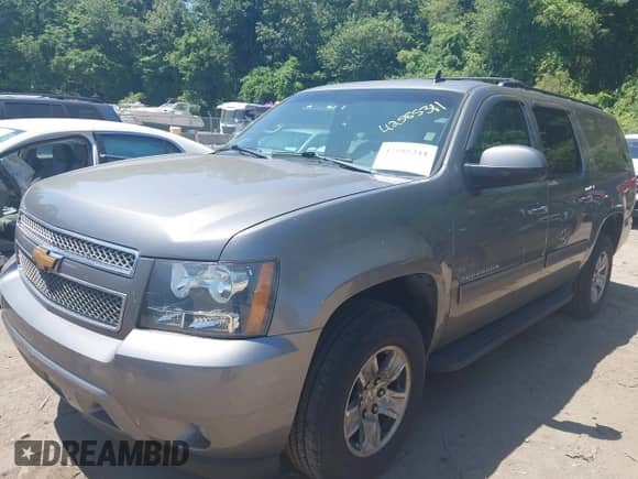 2009 Chevrolet Suburban 2LT с VIN 1GNFK26369R236993, выставлен на аукционе IAAI как лот 42585311 с пробегом 136 233 миль миль и . История ставок и продаж доступна на DreamBid. Изображение 2.