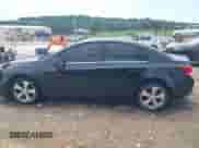 2011 Chevrolet Cruze 2LT z VIN 1G1PG5S93B7142154, wystawiony jako IAAI lot #42861030 z przebiegiem 119 550 mil mil oraz . Historia ofert i sprzedaży dostępna na DreamBid. Obrazek 14.