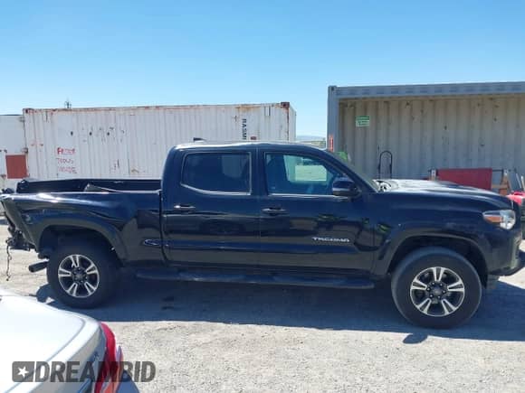 2018 Toyota Tacoma SR5 с VIN 3TMBZ5DN1JM014540, выставлен на аукционе IAAI как лот 42505324 с пробегом 112 990 миль миль и . История ставок и продаж доступна на DreamBid. Изображение 13.