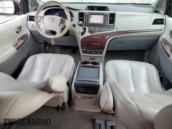 2011 Toyota Sienna XLE AAS with VIN 5TDYK3DC5BS024135, listed as a Copart auction lot 85577675 with 189,644 mi miles and Salvage title. Bid and sale history available at DreamBid. Image 8.