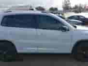 2017 Volkswagen Tiguan Sport с VIN WVGUV7AX8HW509698, выставлен на аукционе IAAI как лот 41705583 с пробегом 41 916 миль миль и . История ставок и продаж доступна на DreamBid. Изображение 14.