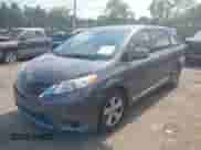 2012 Toyota Sienna с VIN 5TDZK3DC0CS179715, выставлен на аукционе IAAI как лот 42783322 с пробегом 186 457 миль миль и . История ставок и продаж доступна на DreamBid. Изображение 17.