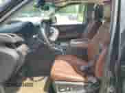 2017 Cadillac Escalade Premium Luxury z VIN 1GYS4CKJ5HR219686, wystawiony jako Copart lot #64256615 z przebiegiem 92 501 mil mil oraz Szkoda całkowita • Salvage title. Historia ofert i sprzedaży dostępna na DreamBid. Obrazek 7.