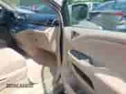 2005 Honda Odyssey EX z VIN 5FNRL38465B409863, wystawiony jako IAAI lot #43009481 z przebiegiem 255 902 mil mil oraz . Historia ofert i sprzedaży dostępna na DreamBid. Obrazek 5.