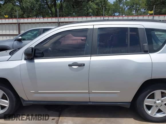 2008 Jeep Compass Sport с VIN 1J8FT47088D714888, выставлен на аукционе IAAI как лот 42763731 с пробегом 70 206 миль миль и . История ставок и продаж доступна на DreamBid. Изображение 14.