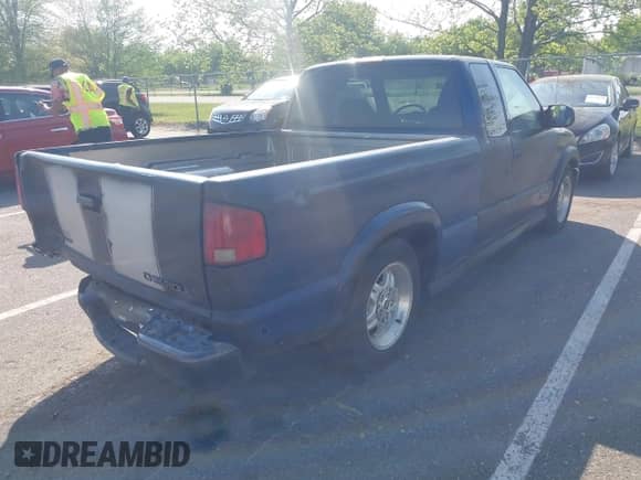 2002 Chevrolet S-10 LS с VIN 1GCCS19W928117875, выставлен на аукционе IAAI как лот 42170497 с пробегом 84 641 миль миль и . История ставок и продаж доступна на DreamBid. Изображение 4.