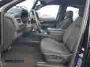 2023 Chevrolet Suburban LS z VIN 1GNSCBKD3PR514241, wystawiony jako Copart lot #77243784 z przebiegiem 47 622 mil mil oraz Nie do naprawy • Non repairable. Historia ofert i sprzedaży dostępna na DreamBid. Obrazek 7.