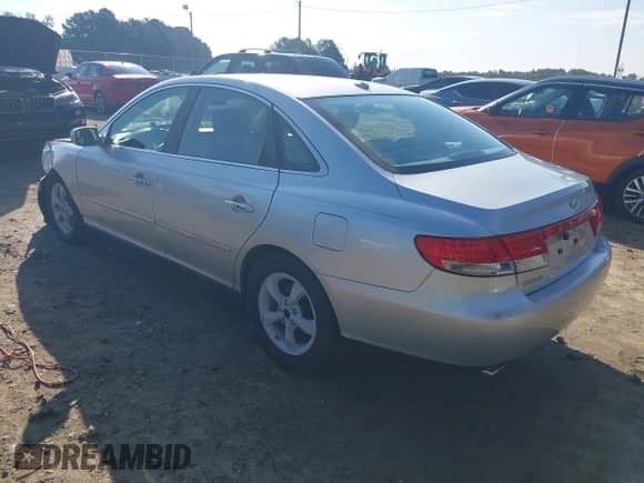 2007 Hyundai Azera GLS with VIN KMHFC46D47A242020, listed as a IAAI auction lot 42684409 with 69,305 mi miles and . Bid and sale history available at DreamBid. Image 3.